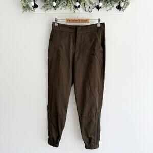 Athleta The Radiant Jogger Green Pockets Lightweight Hiking Size 6 108071